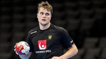 Emil Frend Öfors VM-debuterar i kväll