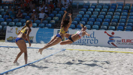 Placeringsmatcher väntar för damerna i beach-EM