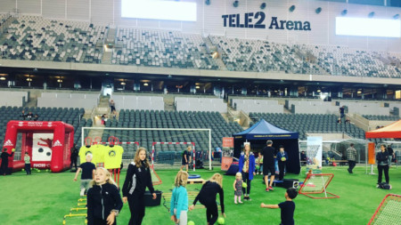 Staffan Olsson inviger Sveriges första fasta streethandbollsmål