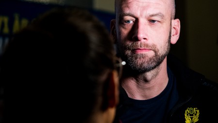 Sveriges lagläkare isolerad