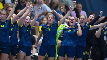 Första mästerskapet för U17-damerna