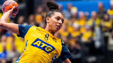 Stolpe ut mot Serbien