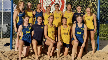 Beachdamerna samlas i maj