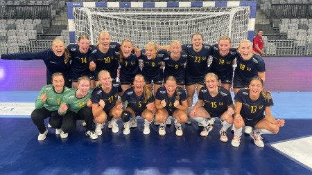 U19-damerna klara för huvudrundan
